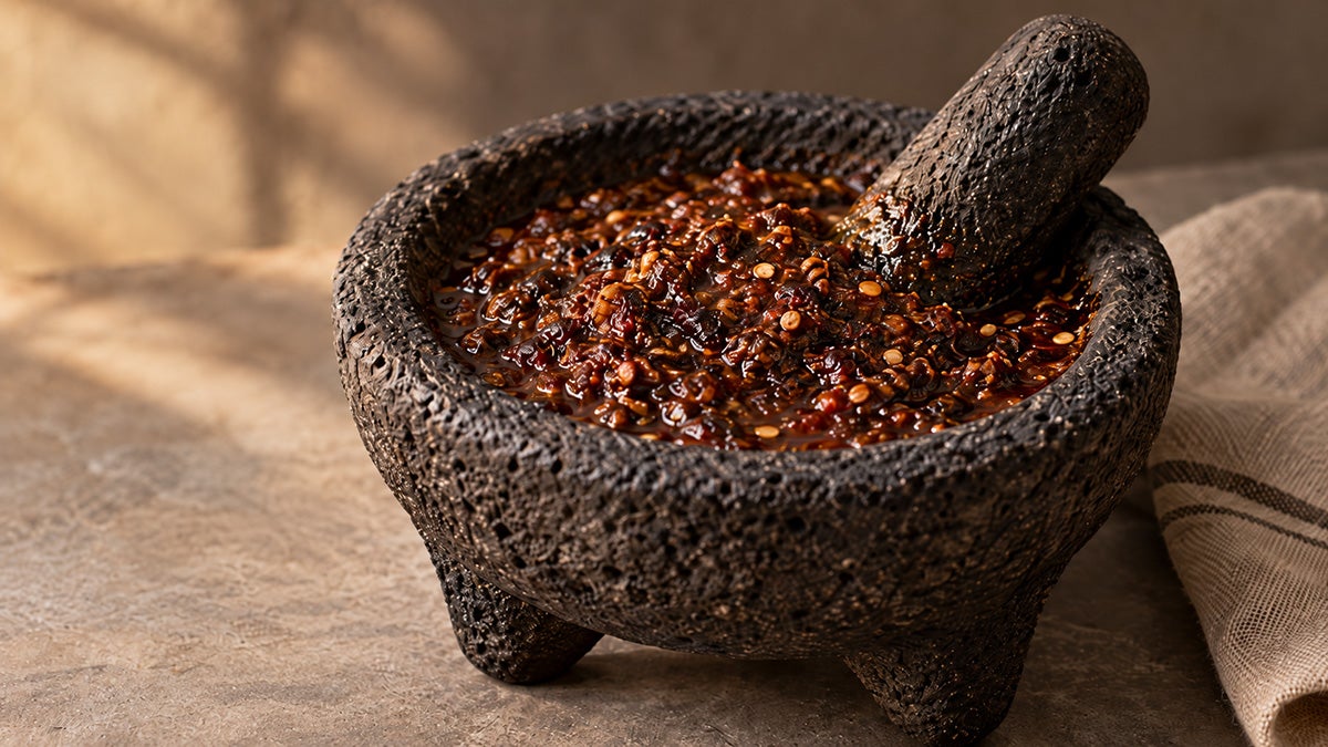 salsa de chicatanas - Fine Dining Lovers