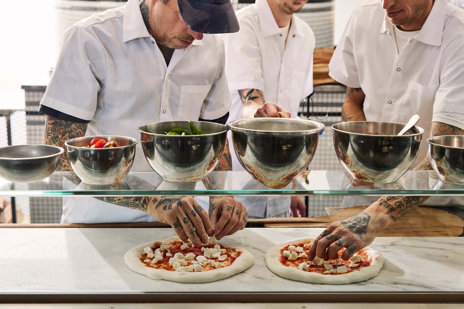 Anthony Mangieri y su equipo trabajando en Una Pizza Napoletana