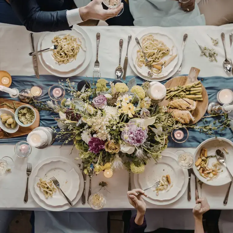 Social Dining Entertainment