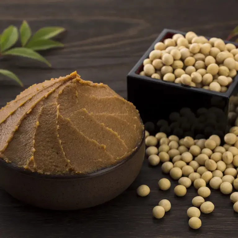Miso: qué es, propiedades y usos en cocina
