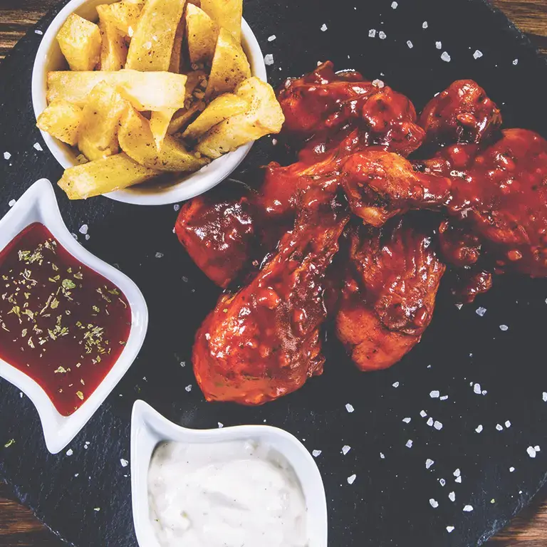 Alitas de pollo con salsa barbacoa