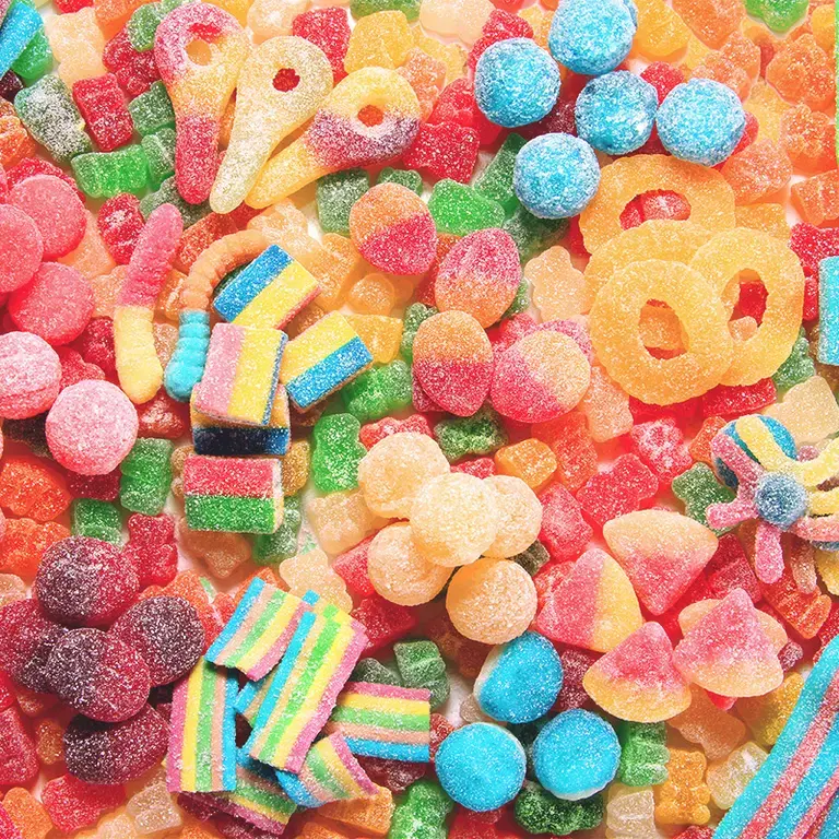 Materiales para hacer brochetas de chuches