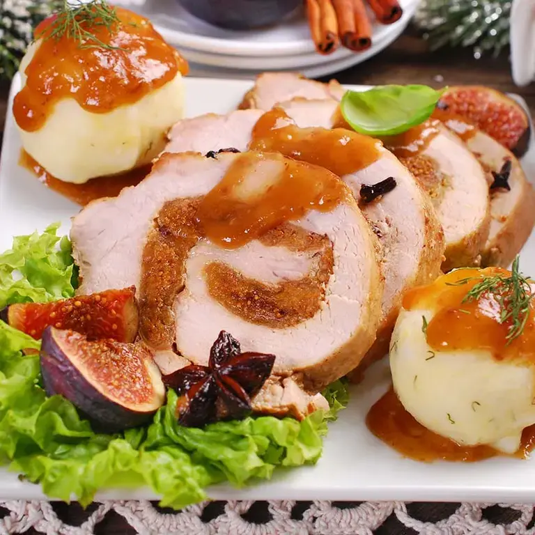 Solomillo de cerdo con salsa de trufa y puré de apionabo - Fine Dining Lovers