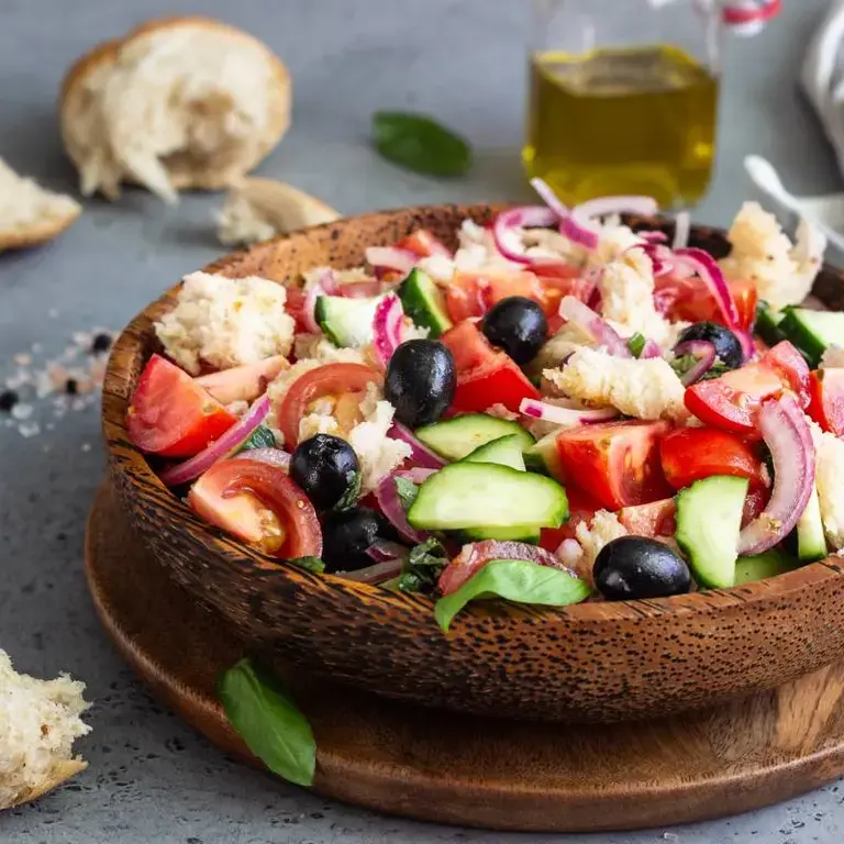 con qué acompañar la pasta ensalada panzanella