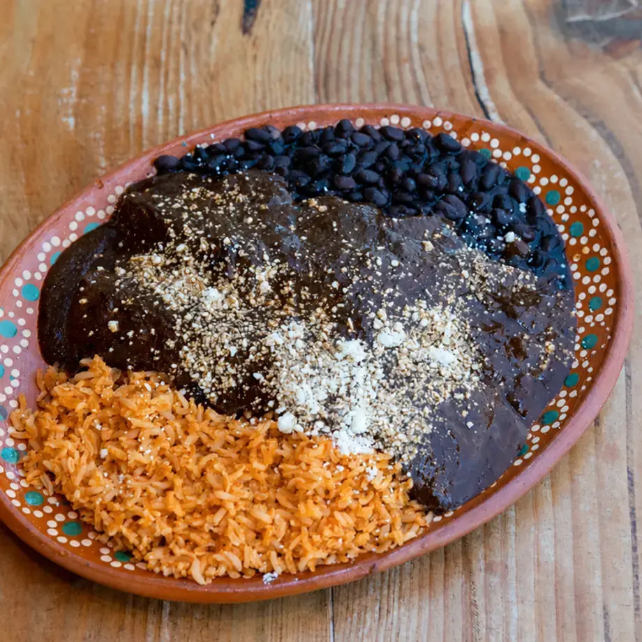mole negro - Fine Dining Lovers