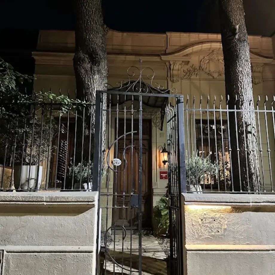 Piedra Pasillo Al Fondo