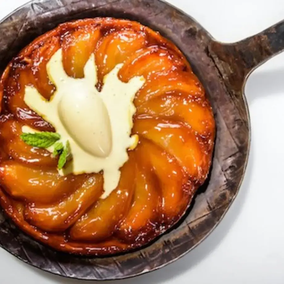 Tarta Tatin de manzana con helado de vainilla