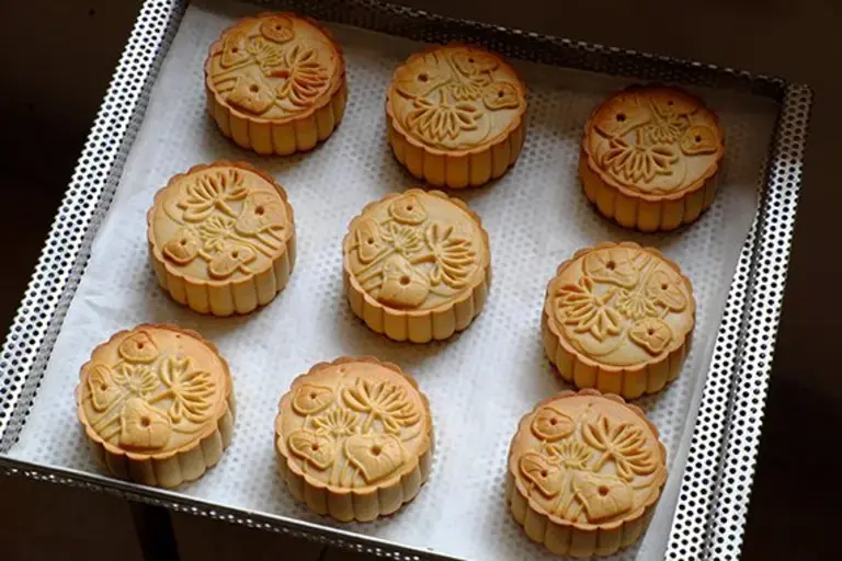 Pastel de luna dorado