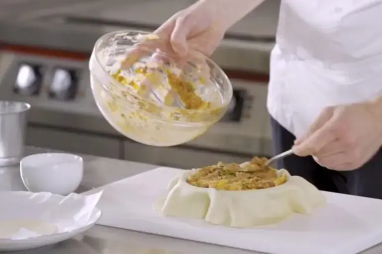 Rellenando el pastel.