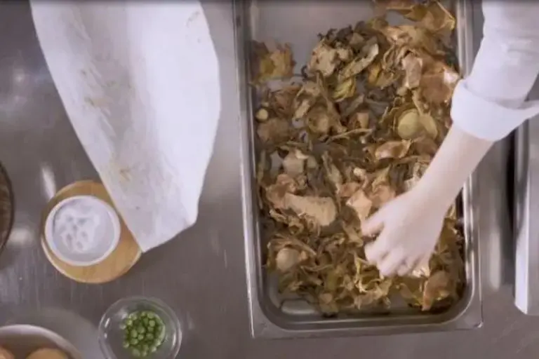 Retirar el papel de horno