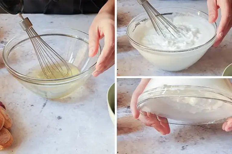 Batir las claras de huevo para el tiramisú