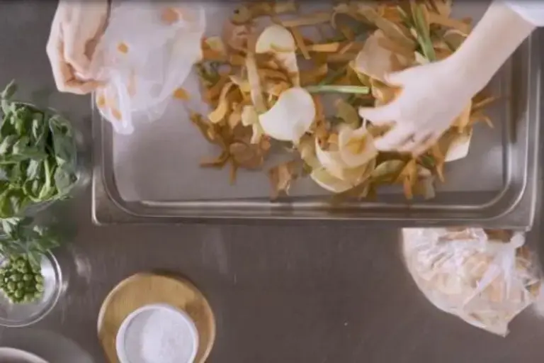 Restos en una bandeja