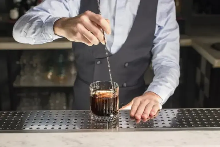 El cóctel Ruso Negro: la receta original